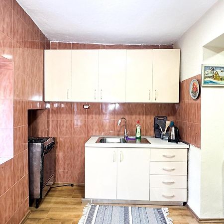 Shkodra Guest House & Trips Екстер'єр фото