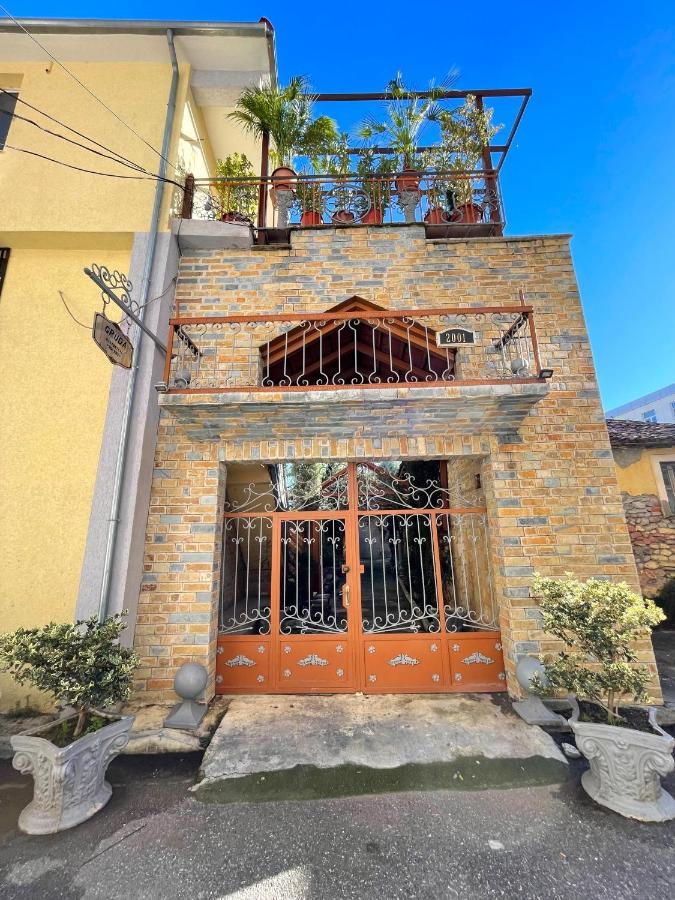 Shkodra Guest House & Trips Екстер'єр фото