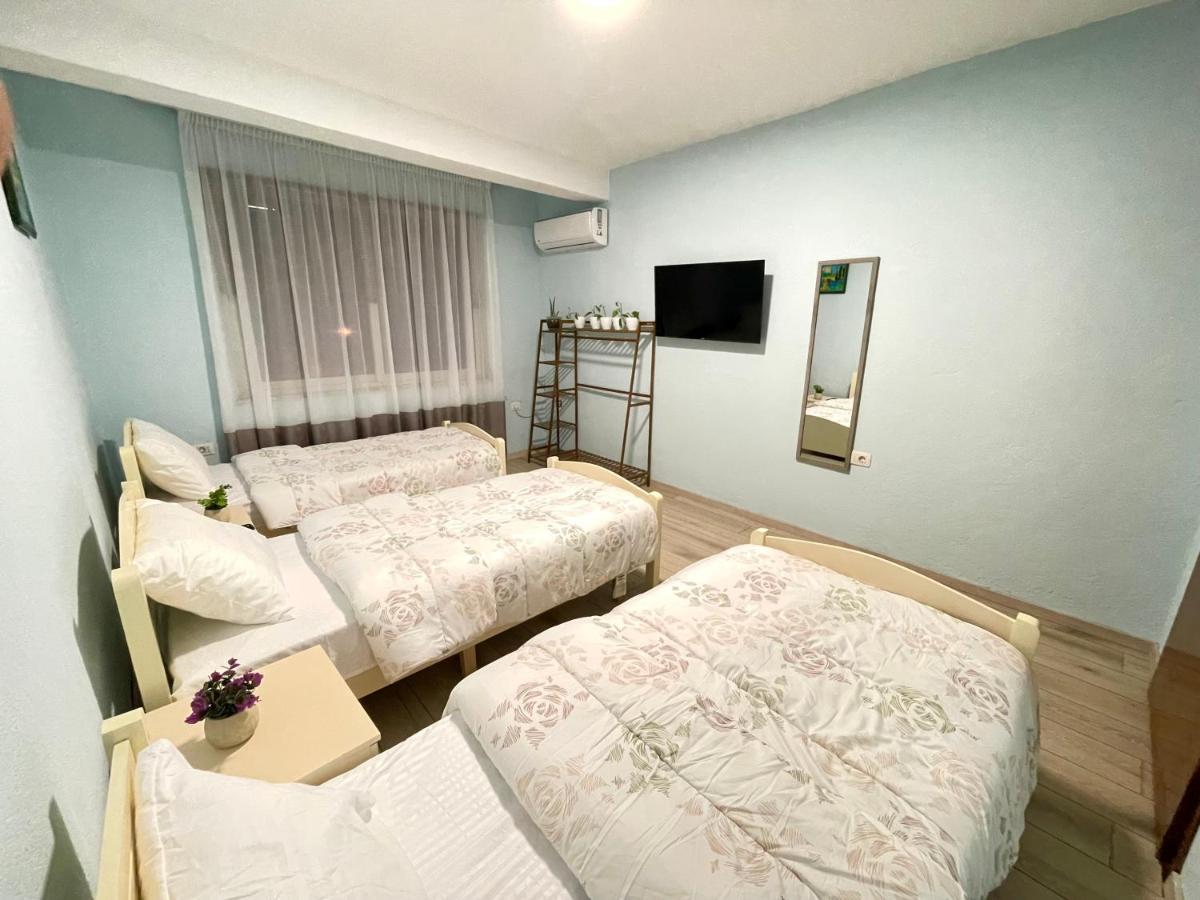 Shkodra Guest House & Trips Екстер'єр фото