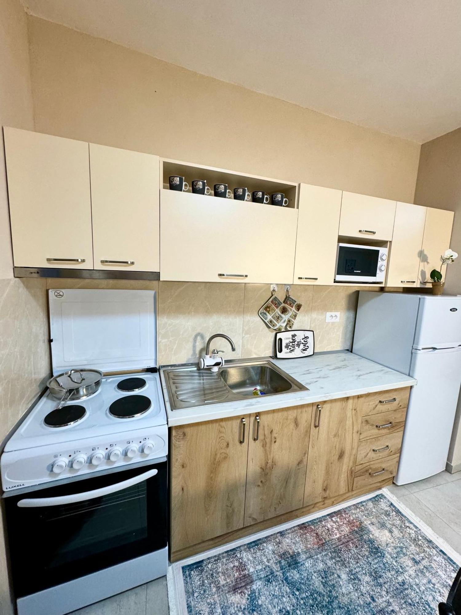 Shkodra Guest House & Trips Екстер'єр фото
