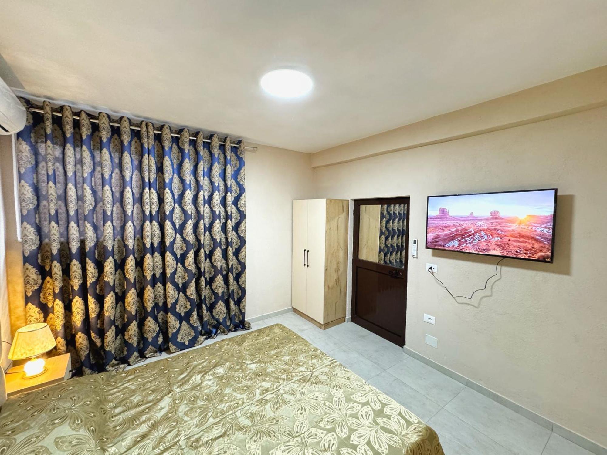 Shkodra Guest House & Trips Екстер'єр фото
