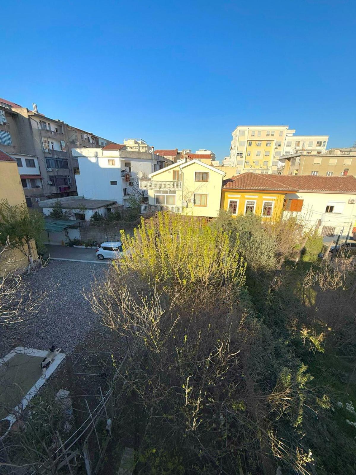 Shkodra Guest House & Trips Екстер'єр фото