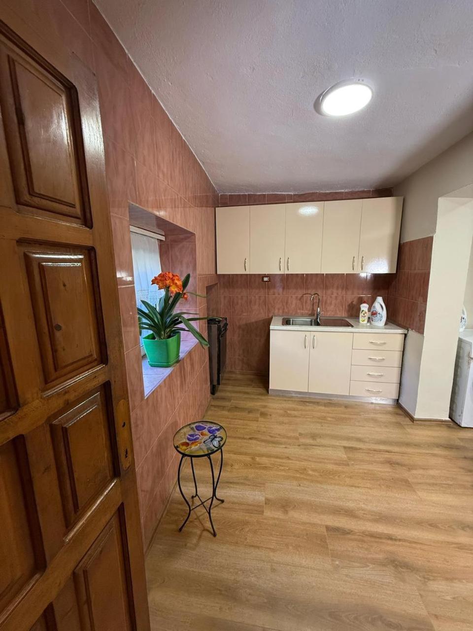 Shkodra Guest House & Trips Екстер'єр фото